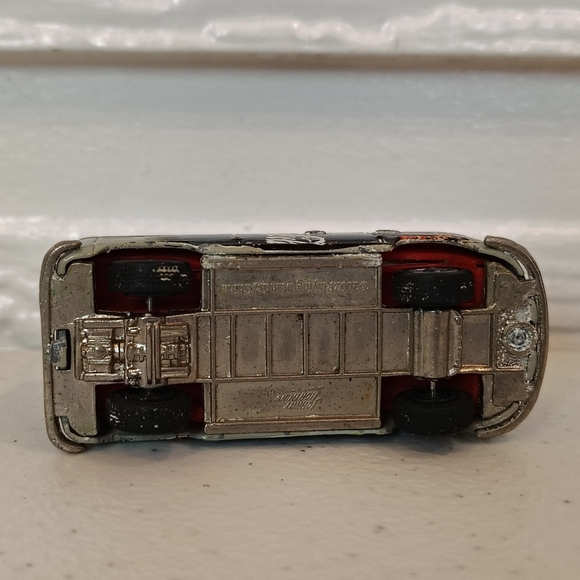2002 Johnny Lightning Coca Cola '66 VW Samba Bus 1:64 Die Cast Volkswagen - Picture 2 of 4